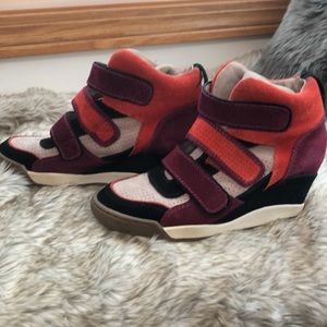 Size 38/7 ash wedge shoes